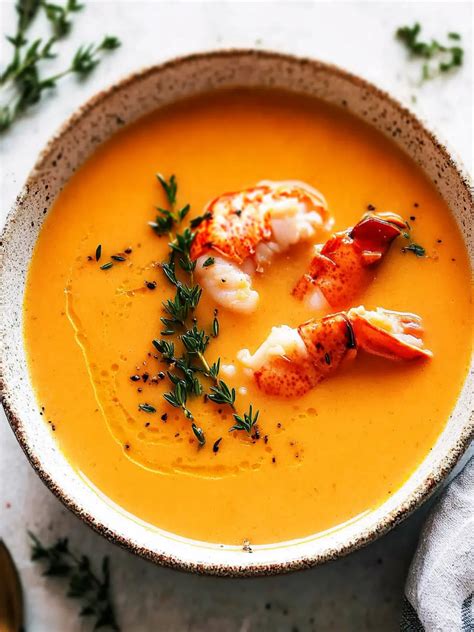 Indulge in Creamy Lobster Bisque Soup – A Delicious Delight