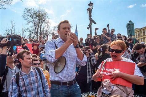 俄罗斯多地爆发反普京游行，纳瓦尔尼超过1200名支持者被捕