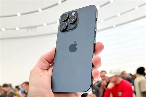 Apple tung bản nâng cấp iOS, khắc phục lỗi quá nhiệt trên iPhone 15 Pro Max | Báo Dân trí