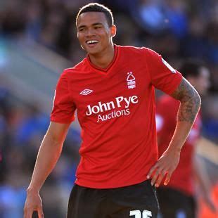 Forest extend loan of Tottenham's Jenas - Eurosport