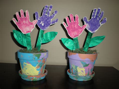 Pin by Ashley Taylor on Crafts for Kids: Flowers & Plants | Easy mother ...