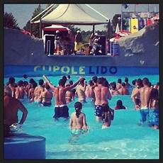 le cupole piscina piscina con le onde foto di cupole lido le cupole piscina piscina con le onde foto di cupole lido