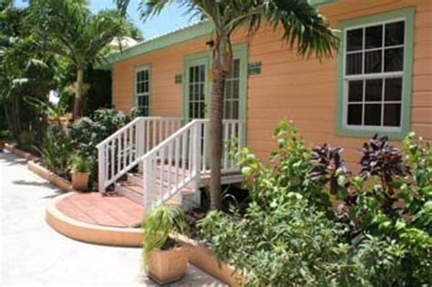 WORTHING COURT APARTMENT HOTEL (Barbados) - Apartment Reviews, Photos ...