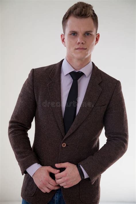 Strong Man Business Suit 的图像结果