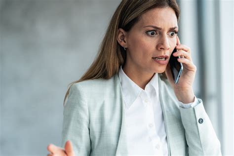 El peligro detrás de decir la palabra ‘hola’ al contestar una llamada ...