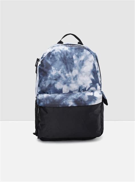 Buy Men Printed Zip Closure Backpack Online at just Rs. 999.0 ...