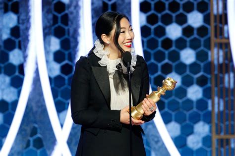 金球奖落幕，奥卡菲娜成首位亚裔影后 - 纽约时报中文网