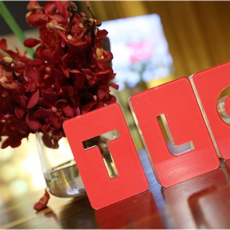 Beloved ABBA 'Icon' Dies at 80 - Men's Journal