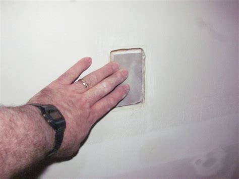 Fix a Hole in Drywall (Sheetrock) : 6 Steps (with Pictures) - Instructables