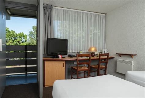 Campanile Hotel Basildon East London Bar and Lounge: Pictures & Reviews ...