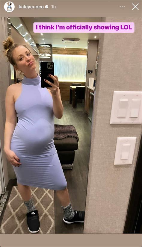 Kaley Cuoco's Baby Bump Photos