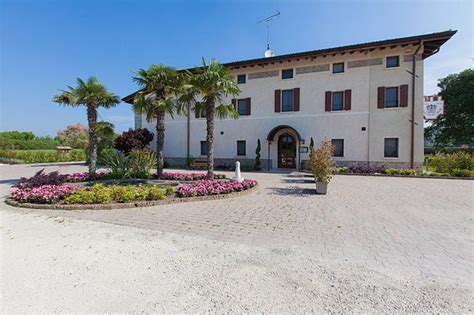 ALLA CORTE DEI BICCHI ALBERGO (Cavriana) - Lodge Reviews, Photos, Rate ...