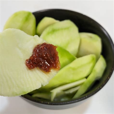 Unripe Indian Mango with Sweet Bagoong Alamang Guisado : r/filipinofood