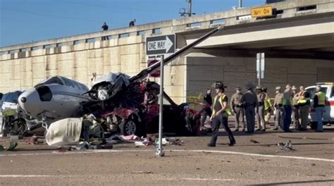 Small plane crashes into 3 vehicles on Texas roadway - ABC News