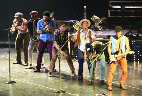 Bruno Mars Height