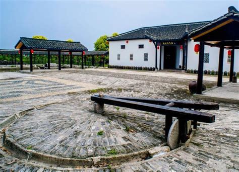洪湖小镇孵出60亿石化产业 农民平均年收入6万元-新闻中心-荆州新闻网