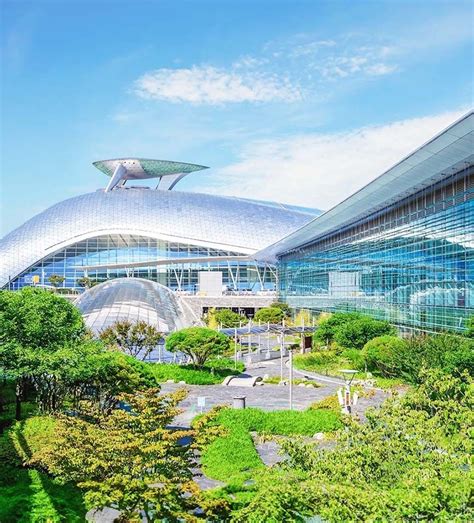 Singapore's Changi Airport to Hamad International Airport, check out ...