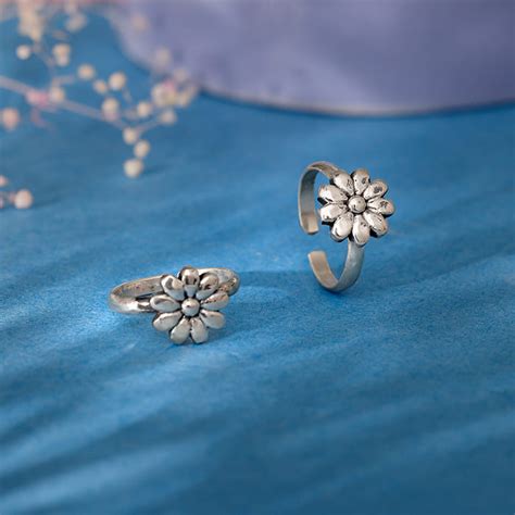 Buy 925 Silver Toe Rings for Women at Best Price – GIVA Jewellery