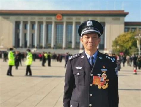 张东晖 - 领导成员 - 信息公开目录 - 成都市公安局金牛区分局信息公开目录