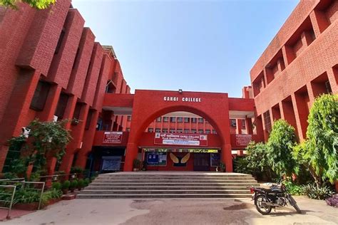 Gargi College Fees Structure & Courses 2026, New Delhi - CollegeBatch.com