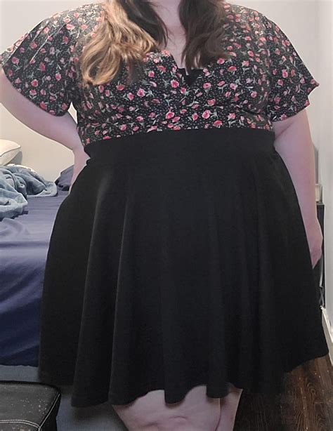 I love that no one knows what I'm hiding 🤭 : r/ssbbw