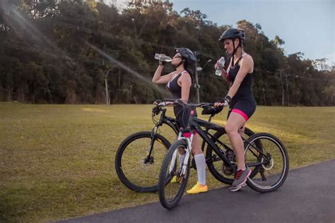 Riding a Bike 的图像结果