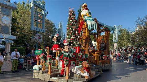Times Revealed for Christmas Fantasy Parade, Believe in Holiday Magic ...