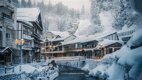Forget the Springtime Cherry Blossoms, Here Are Seven Reasons to Visit Japan in Winter ...