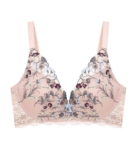 Non-wired Bra Bras | Triumph | Sensual Spotlight Non-Wired Push Up Deep ...