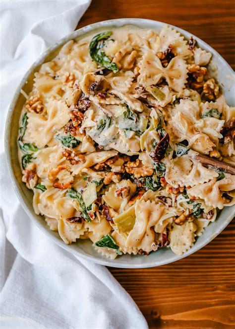 Creamy Bowtie Pasta with Sundried Tomatoes – Modern Honey