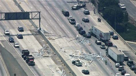 Out of Control Big Rig Sends Debris Across 60 Freeway | KTLA