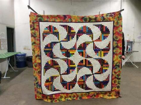 Creative Grid Video Curvy Log Cabin 的图像结果