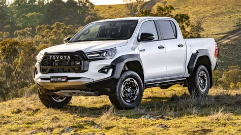 Pickup Toyota Hilux GR-Sport 2024 chega para impactar