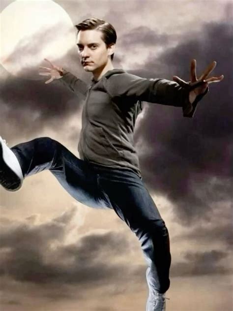 Willem Dafoe ☆ | Funny poses, Memes, Really funny pictures