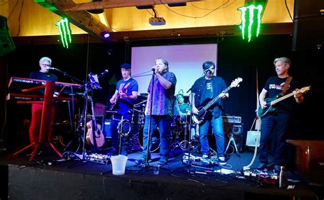 Ventu Park at Rics Restaurant and Sports Lounge, Ric's Restaurant and ...