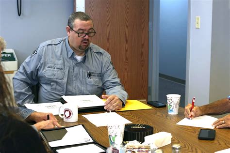 Barren County jailer ‘very proud’ of jail inspection results | Glasgow ...