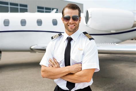 Everything about a pilot's salary and how much private jet pilots make | Paramount Business Jets