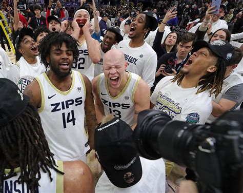 Akron men's basketball score vs Miami MAC Tournament recap