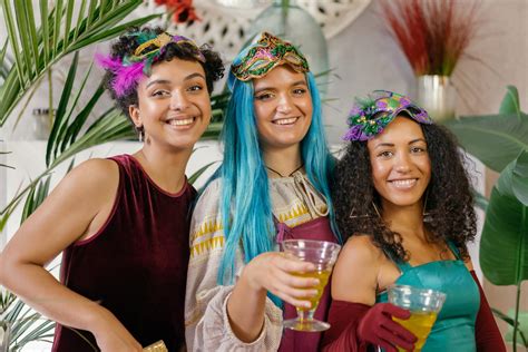 10 Insanely Cool Ideas For Throwing The Ultimate College Dorm Party ...