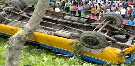 West Bengal: 30 students injured as school bus falls into ditch in Malda