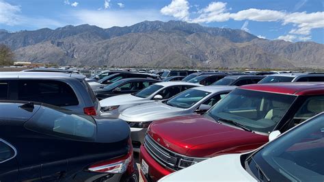 As Palm Springs tourists leave, thousands of rental cars are left behind
