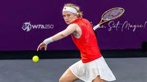 Francesca Jones, British No. 5, OK after on-court collapse - ESPN