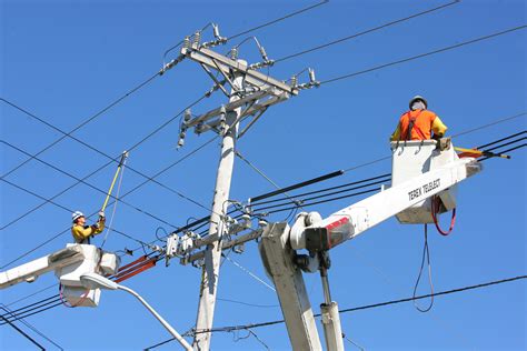 Winds up to 50mph could knock power in Rhode Island. See power outage maps