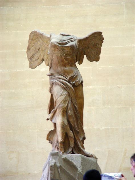 DSC04075 | 勝利女神像，有名在她身上的衣服，有如真的有海風吹撫過一般的自然 | Vicky Lee | Flickr
