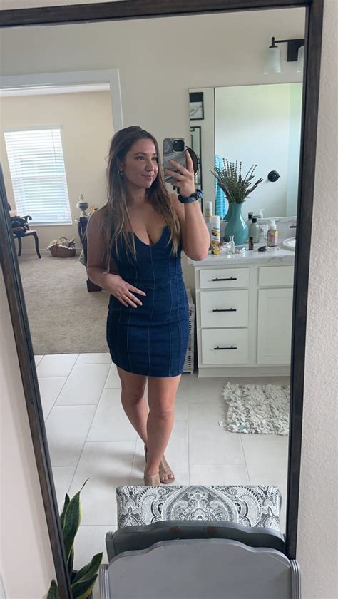 Flet cute in 💙 (26F) : r/SelfieOver25