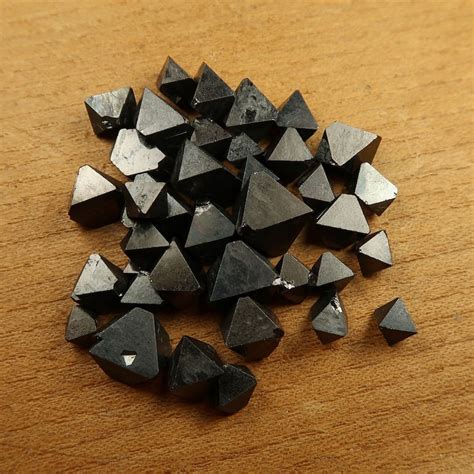 Buy Magnetite Crystal Specimens From Australia, Brazil, Pakistan ...