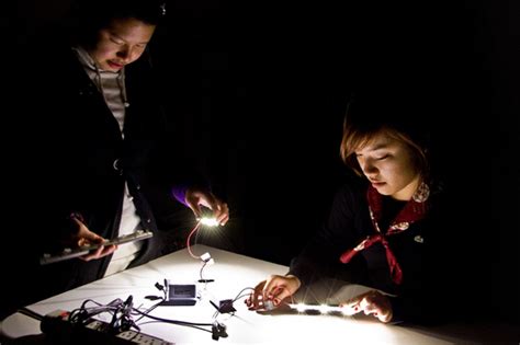 Technology Light 的图像结果