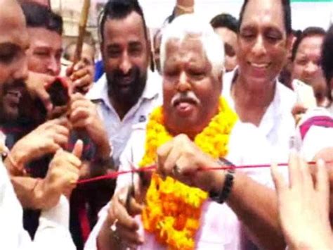 Leaders Fight For Ribbon Cutting Of Newly Built Elevated Road