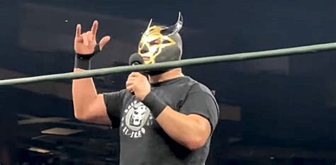 Cain Velasquez wins first pro wrestling match since arrest | Video ...