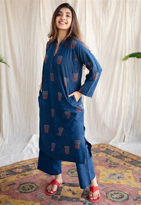 Indian Ethnic Women's Cutting Chai Indigo Ajrakh Cotton Kurta – THE ...